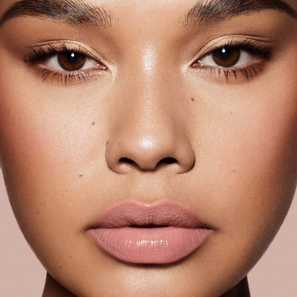 GLOSS BOMB STIX (BARRA DE LABIOS DE BRILLO INTENSO)